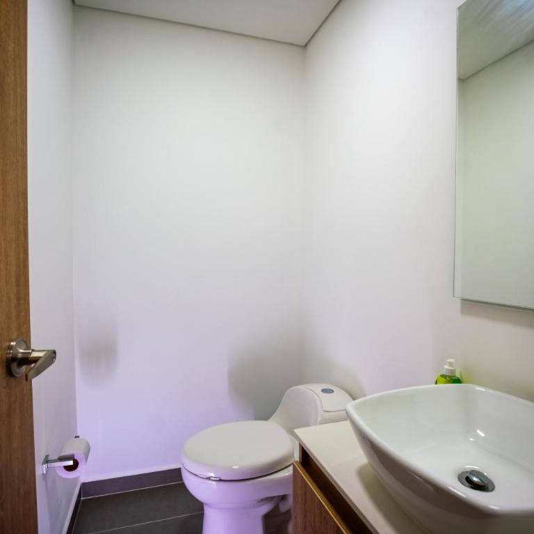 Home away from home - By Adri - Two-Bedroom Apartment - 9