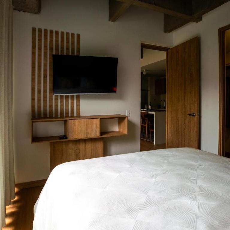 Home away from home - By Adri - Two-Bedroom Apartment - 21
