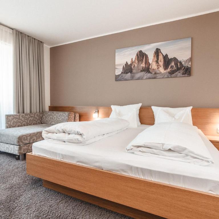 Hotel Reischach - Camera Matrimoniale Deluxe (2 Adulti + 1 Bambino) - 1