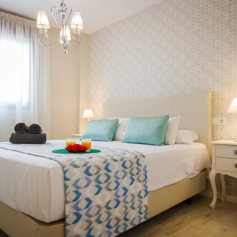 H2M Dos Aceras Terrace Solarium & Pet Friendly - Apartamento con ducha - 14