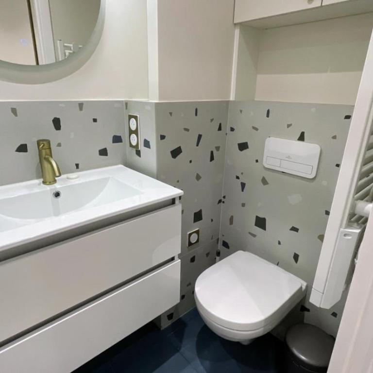 Écume et Sérénité Parking Privé Wifi Clim et LIT en 140 - Deluxe Studio - 10