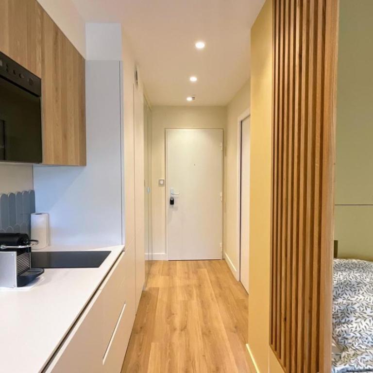 Écume et Sérénité Parking Privé Wifi Clim et LIT en 140 - Deluxe Studio - 6