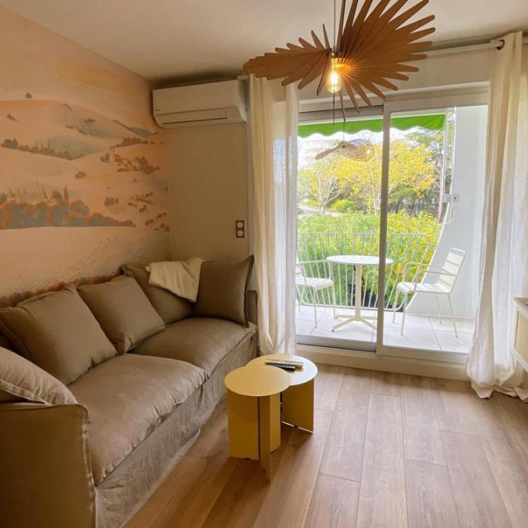 Écume et Sérénité Parking Privé Wifi Clim et LIT en 140 - Deluxe Studio - 1