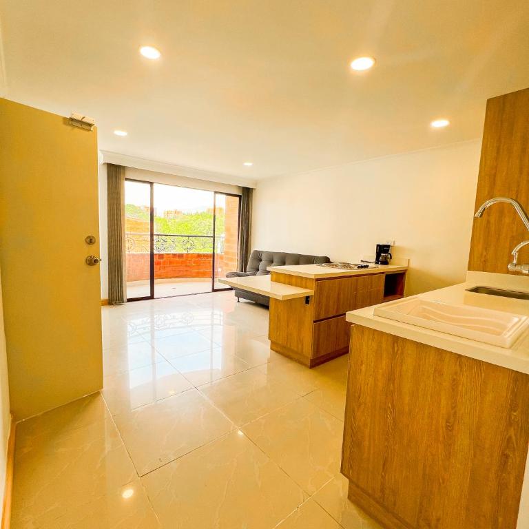 MEDELLIN ALOJAMIENTO EN Laureles - Three-Bedroom Apartment - 4