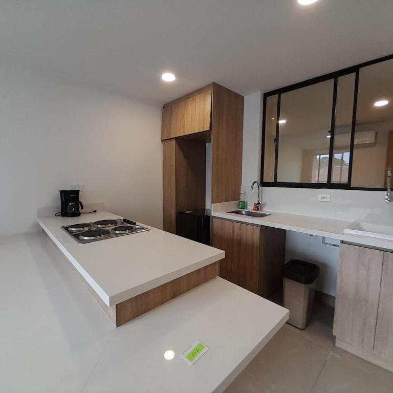 MEDELLIN ALOJAMIENTO EN Laureles - Three-Bedroom Apartment - 10