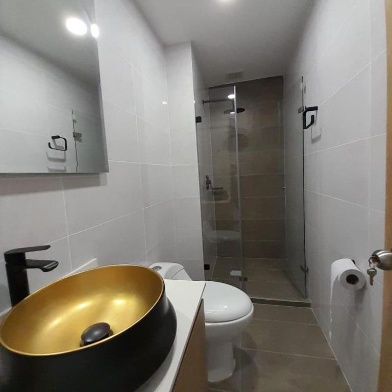 MEDELLIN ALOJAMIENTO EN Laureles - Three-Bedroom Apartment - 15