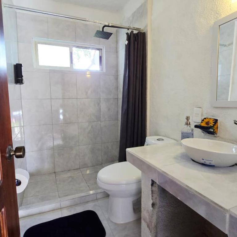 Familiar, amplio y con alberca - Apartamento de 3 dormitorios - 77