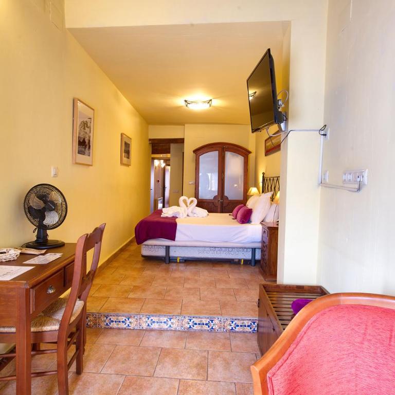 Hostal San Pedro - Habitación con cama grande - 6