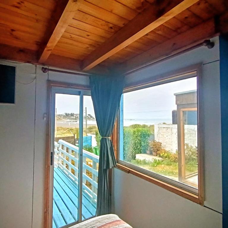 Pichilemuhostel SurfersView - Family Room with Sea View - 5