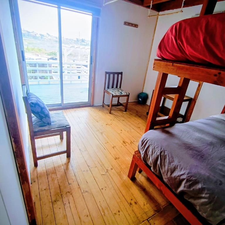 Pichilemuhostel SurfersView - Family Room with Sea View - 1