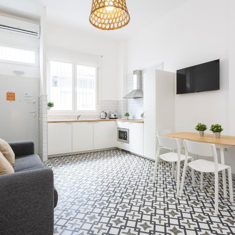 Holidays2Malaga Picasuss Loft New Built Close Huelin Beach and Promenade - Estudio con sofá cama - 1