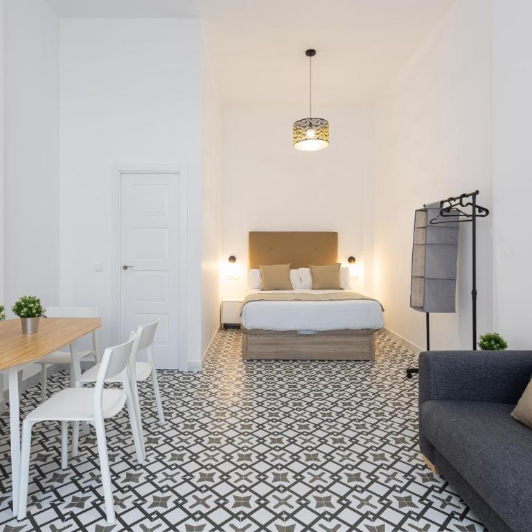 Holidays2Malaga Picasuss Loft New Built Close Huelin Beach and Promenade - Estudio con sofá cama - 4