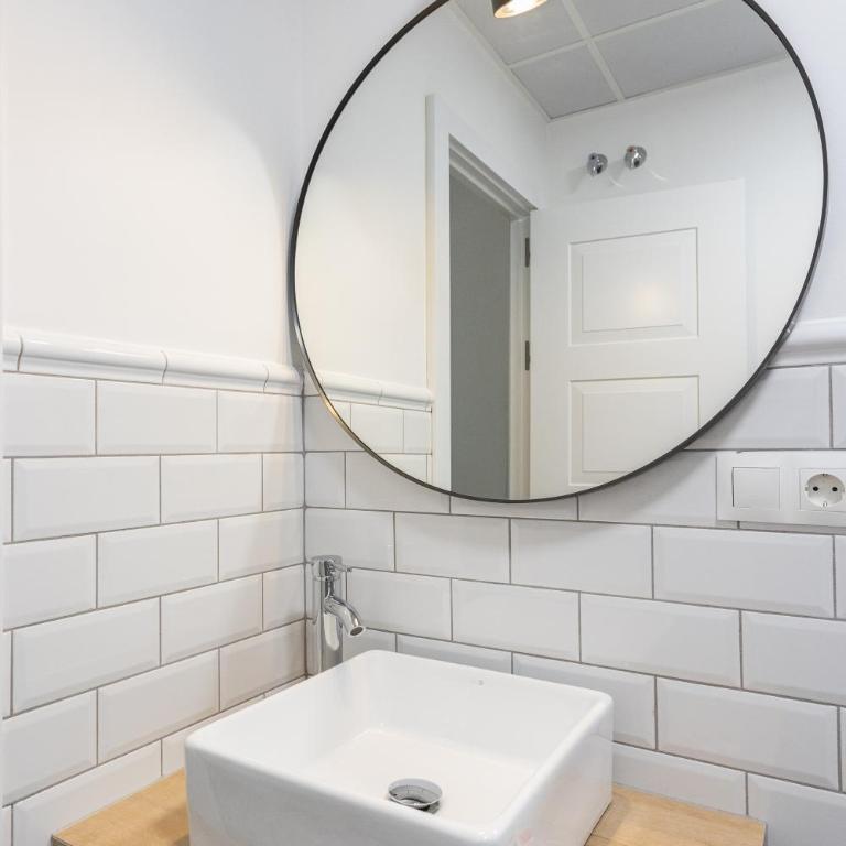 Holidays2Malaga Picasuss Loft New Built Close Huelin Beach and Promenade - Estudio con sofá cama - 11