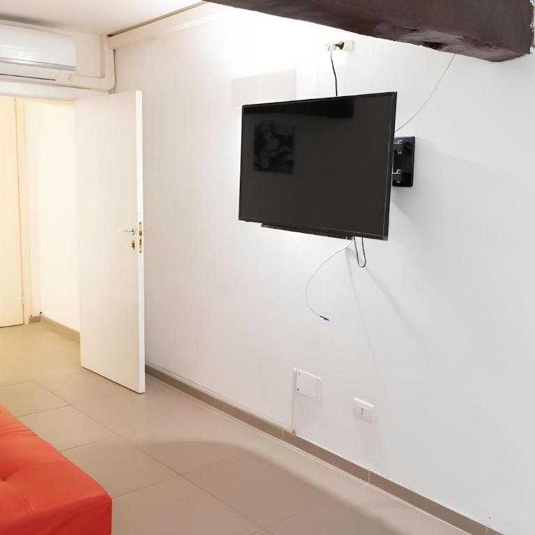 Teatro Bellini, apartment in the historic center - One-Bedroom Apartment - 5