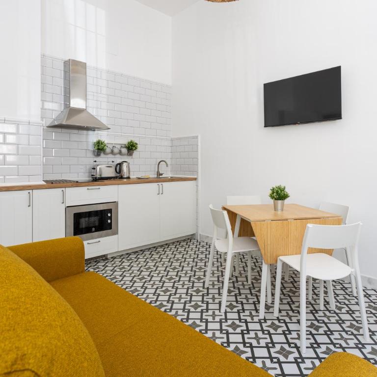 Holidays2Malaga Picasuss Loft New Built Close Huelin Beach and Promenade - Loft - 8