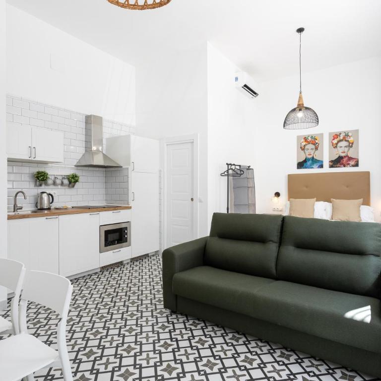 Holidays2Malaga Picasuss Loft New Built Close Huelin Beach and Promenade - Loft - 14