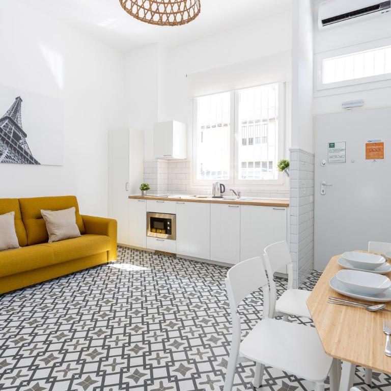 Holidays2Malaga Picasuss Loft New Built Close Huelin Beach and Promenade - Loft - 11