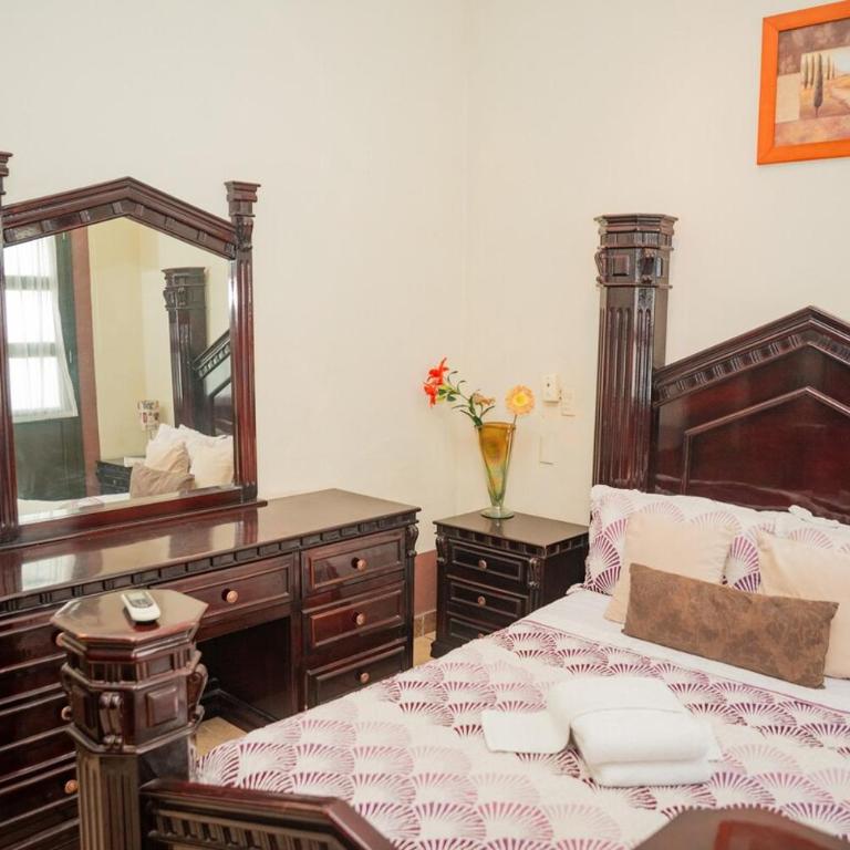 Charming House in Downtown Mazatlan 4 Rooms - Four-Bedroom House - 17