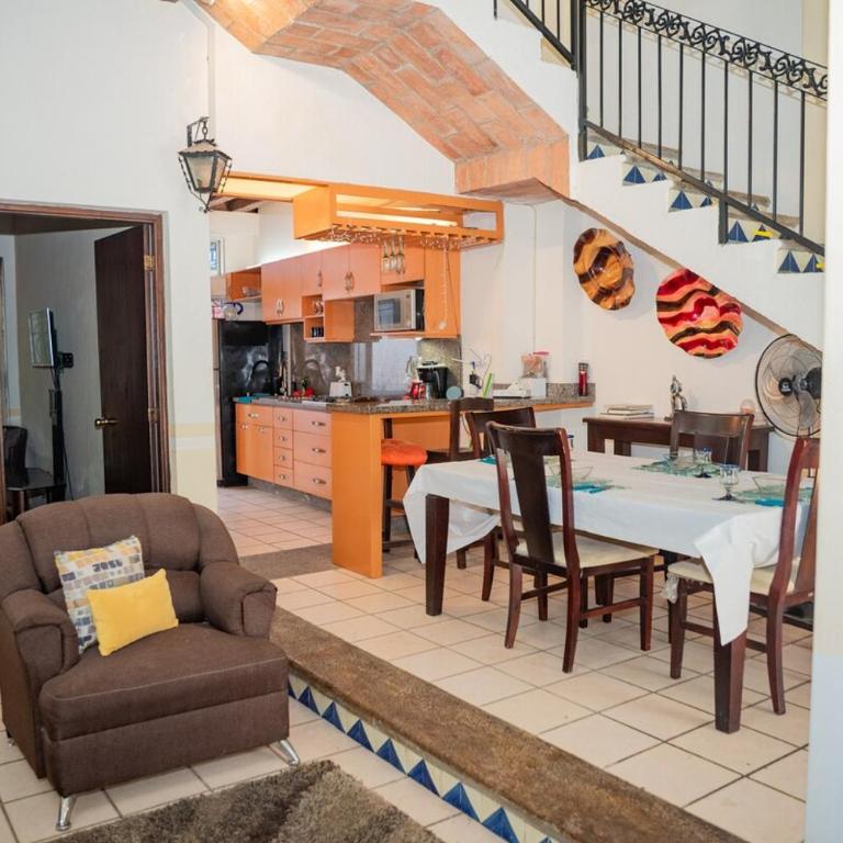 Charming House in Downtown Mazatlan 4 Rooms - Four-Bedroom House - 19