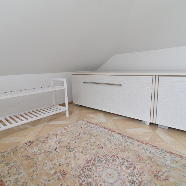 Botanical Hideout - Near City Center & Free Parking - Two-Bedroom Apartment - 34