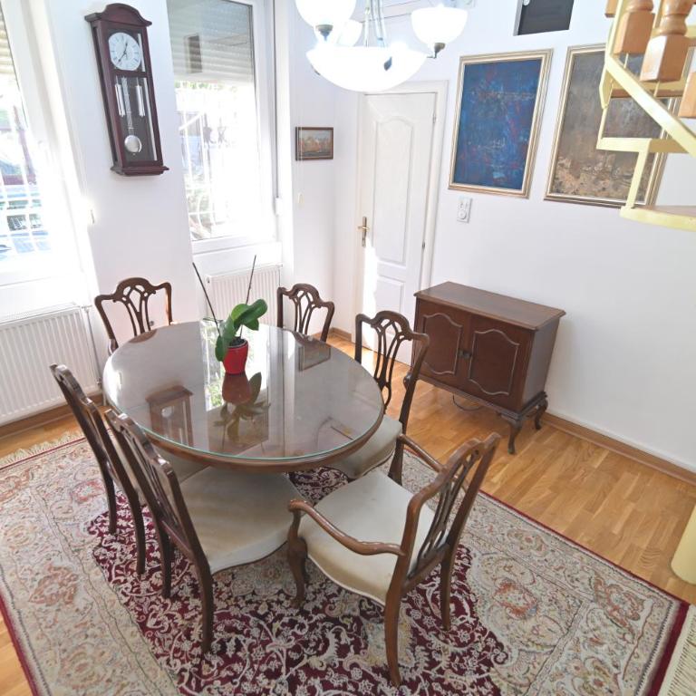 Botanical Hideout - Near City Center & Free Parking - Two-Bedroom Apartment - 44