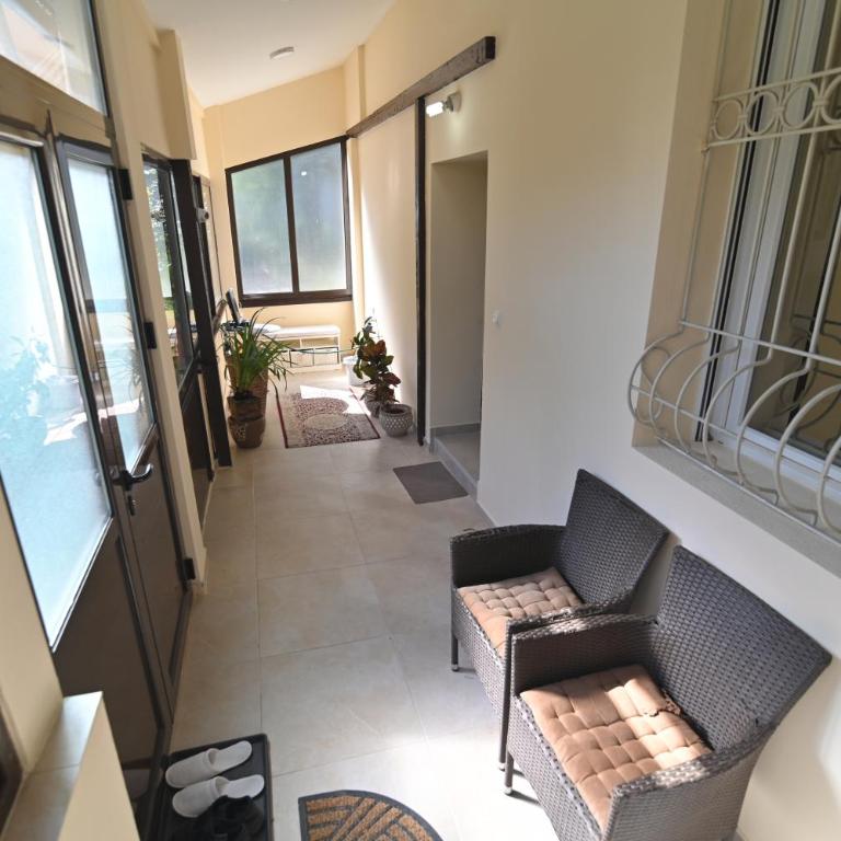 Botanical Hideout - Near City Center & Free Parking - Two-Bedroom Apartment - 46