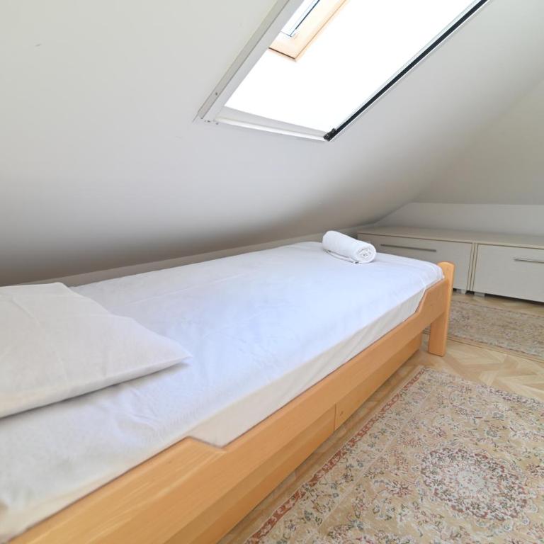 Botanical Hideout - Near City Center & Free Parking - Two-Bedroom Apartment - 51