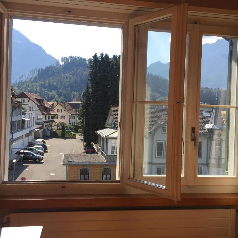 Interlaken Marco Hostel - Chambre Triple Basique avec Salle de Bains Commune - 3