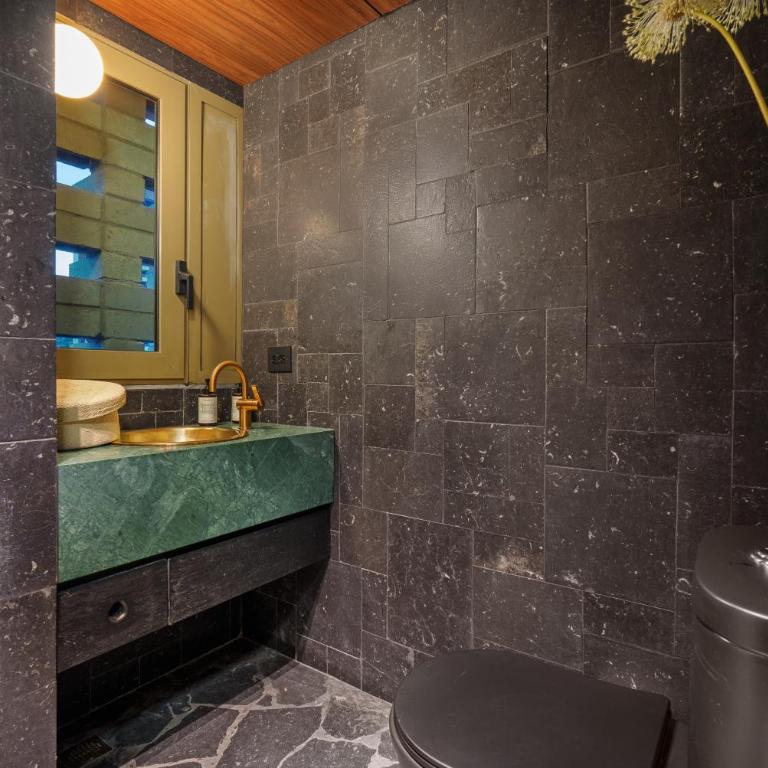 23 Living - Penthouse Apartment - 4