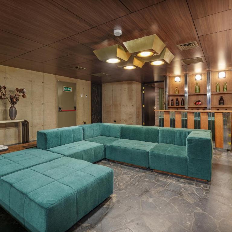 23 Living - Penthouse Apartment - 17