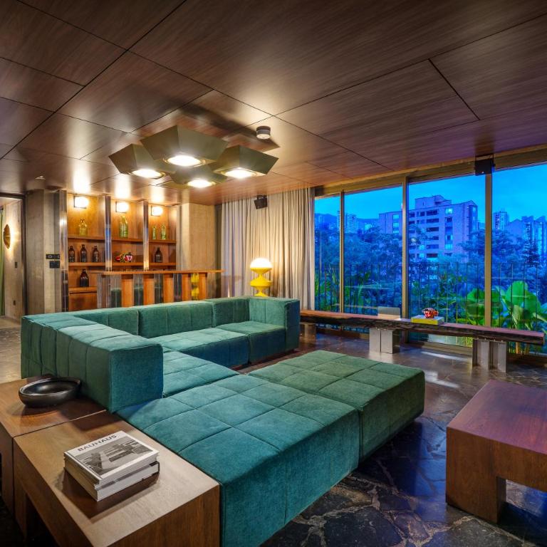 23 Living - Penthouse Apartment - 1