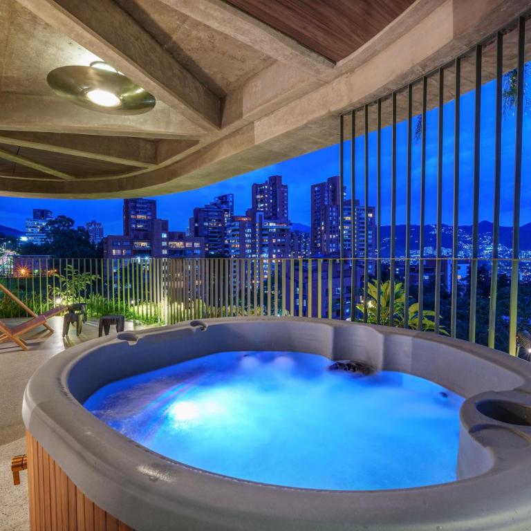 23 Living - Penthouse Apartment - 14