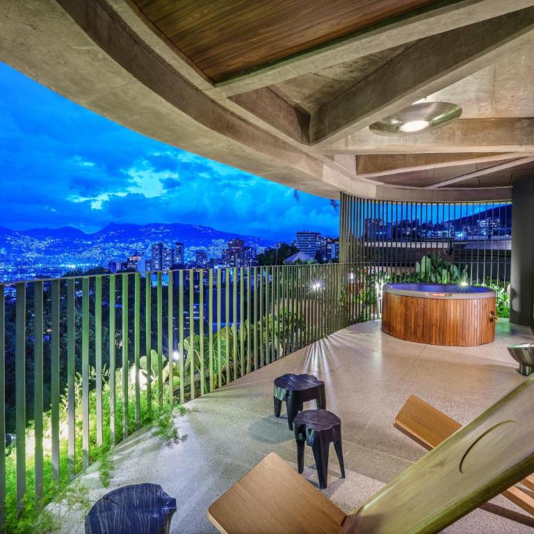 23 Living - Penthouse Apartment - 20