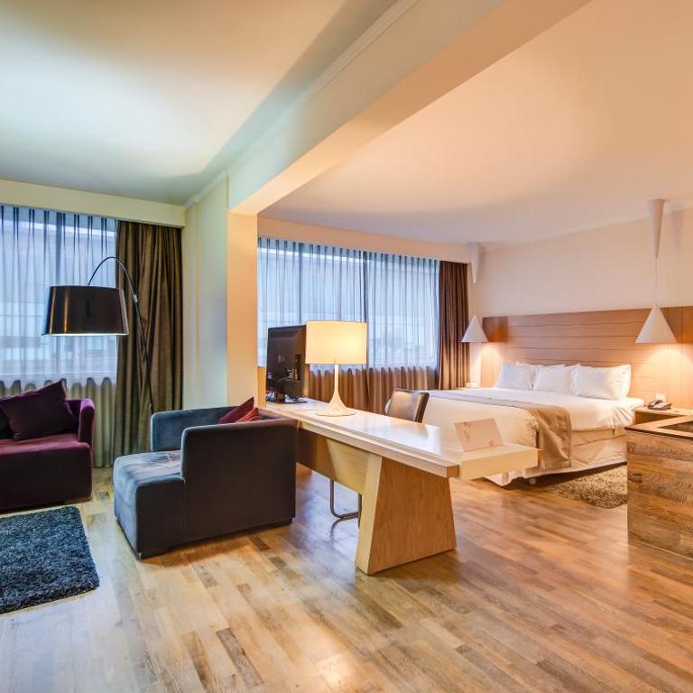 Wyndham Concepcion Pettra - Presidencial Suite 1 King Bed, Non-Smoking - 4