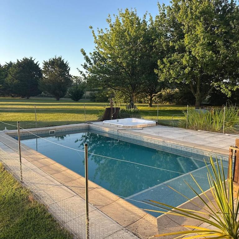 Piscina-jacuzzi climatizado Barrio Privado - Casa de 3 dormitorios - 4