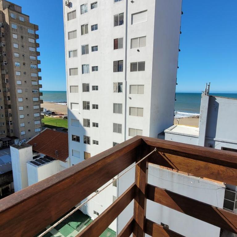 Dpto vista al mar 2 ambientes, 2 baños, cochera - Apartamento de 2 dormitorios - 12