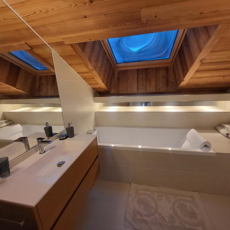 Beau Duplex avec wifi et garage proche des pistes - Premium Apartment mit 3 Schlafzimmern - 11
