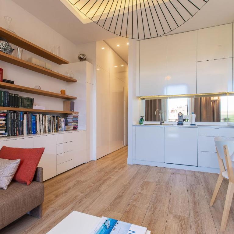 GRAND HÔTEL Golden Square 3 min to Beach Green Corridor View AC - Studio - 25