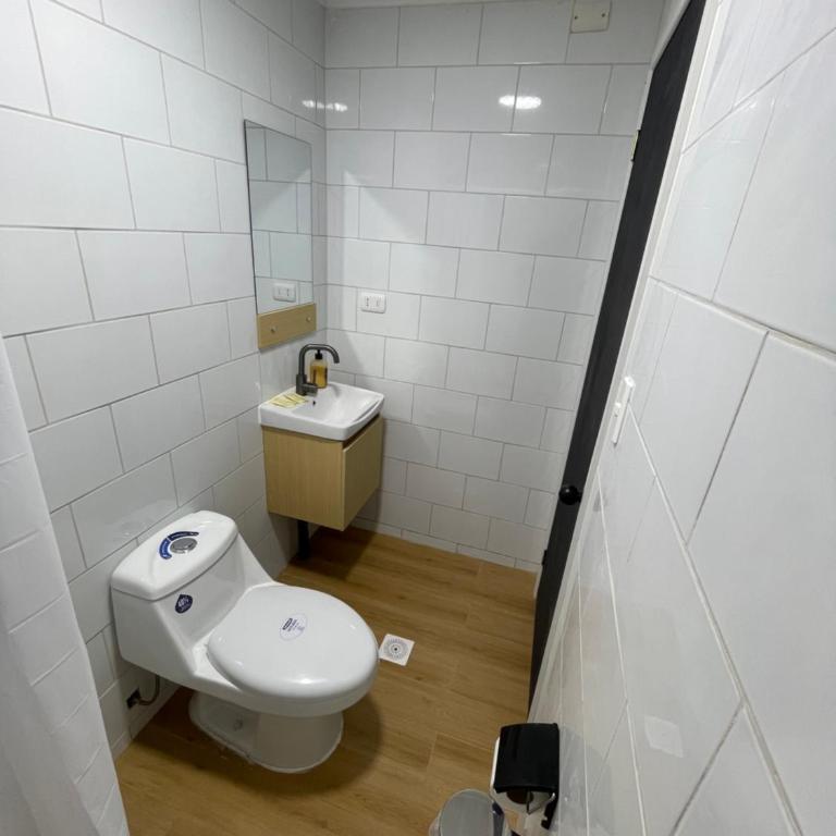 Habitación doble en el centro con baño privado - Double Room with Private Bathroom - 14