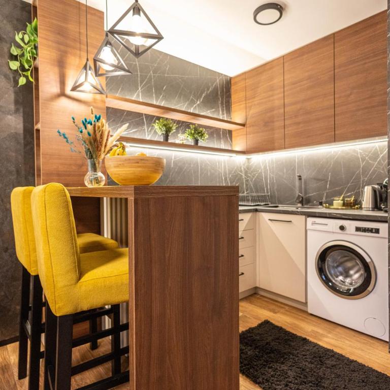 Moon Apartment Belgrade - private Jacuzzi - Deluxe Apartment - 13