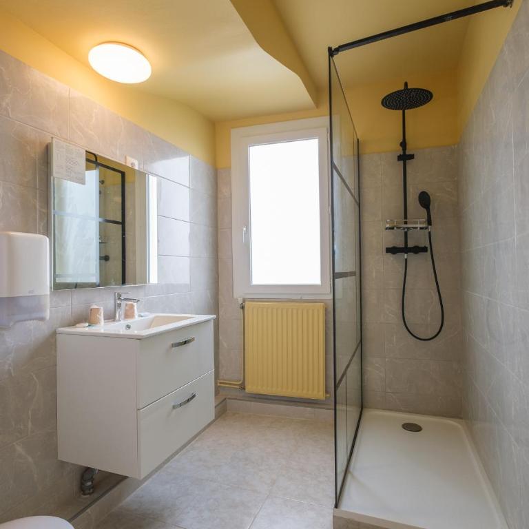 Hôtel Du Port - Chambre Triple - 4