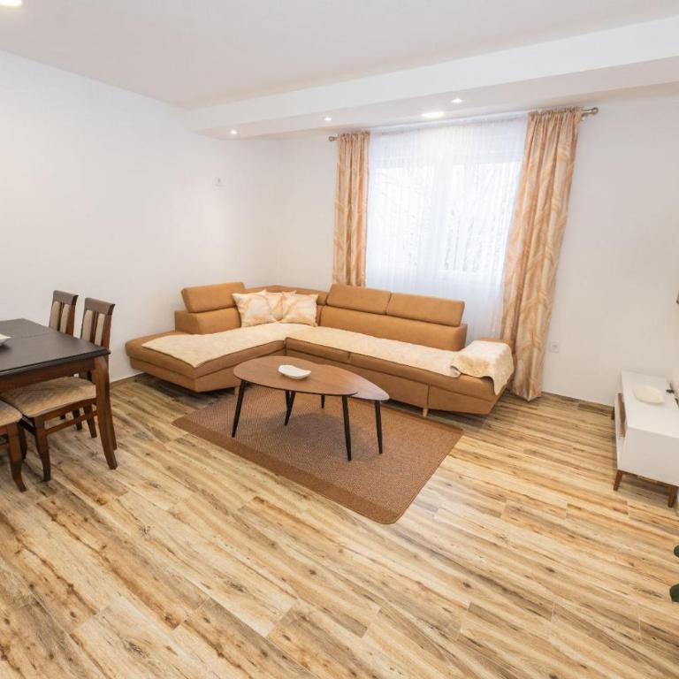 Apartment Center - Apartman sa 2 Spavaće Sobe - 1