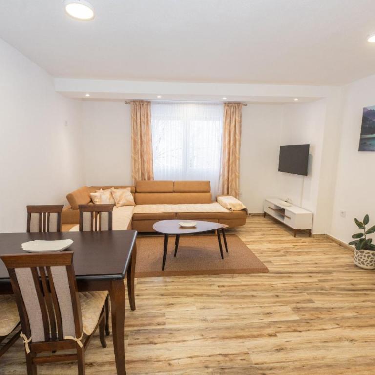 Apartment Center - Apartman sa 2 Spavaće Sobe - 2