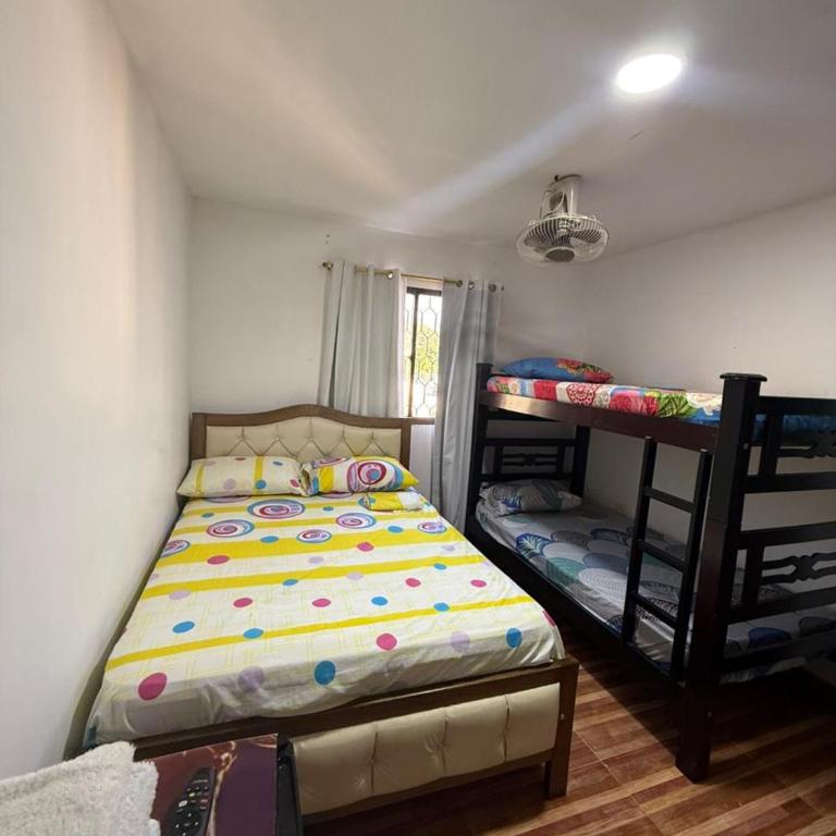 Aparta Hotel Palacios - Habitación Cuádruple con baño privado - 6