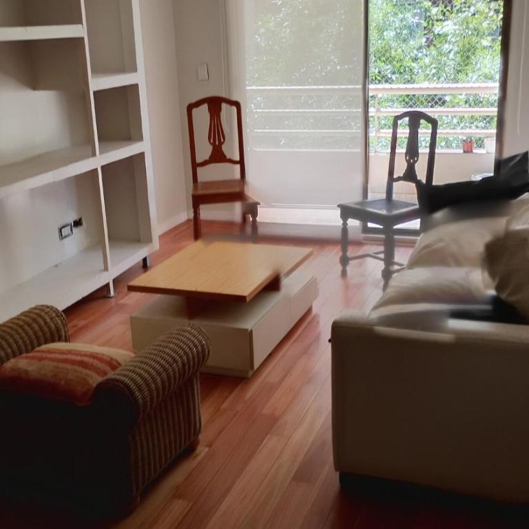 Beautiful 4 ambientes en Recoleta - Apartamento de 3 dormitorios con balcón - 1