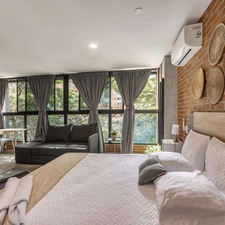 Kyux Building, Style and Comfort - One-Bedroom Apartment - 11
