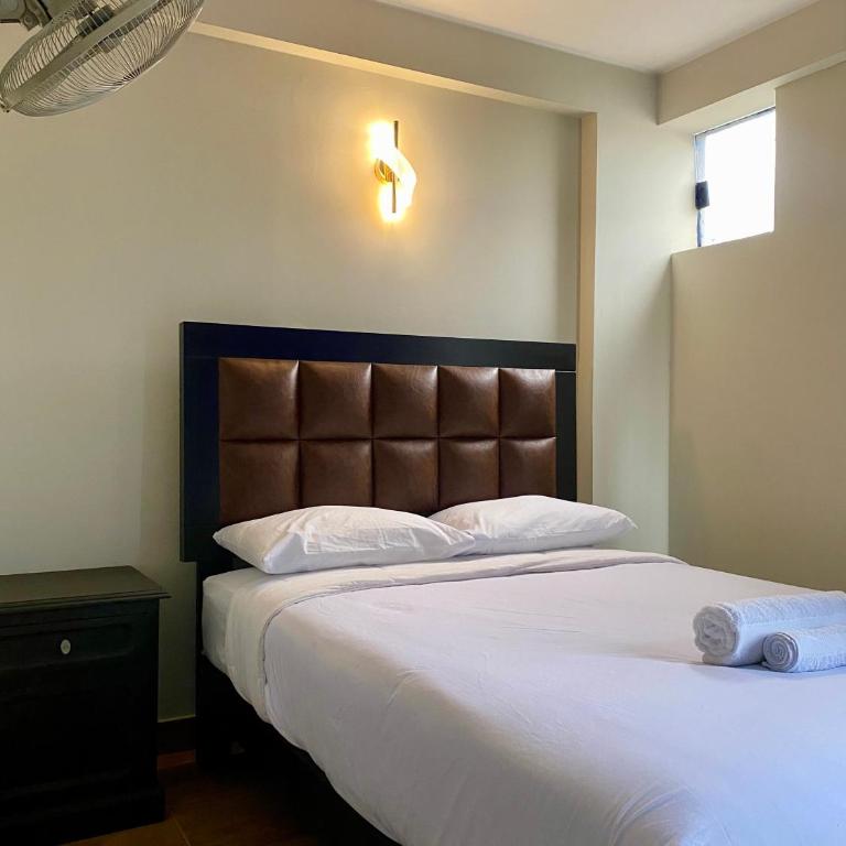 Hotel Naciones Unidas - Suite - 1
