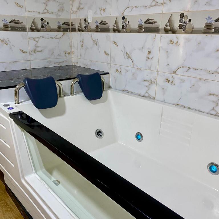 Hotel Naciones Unidas - Suite - 2