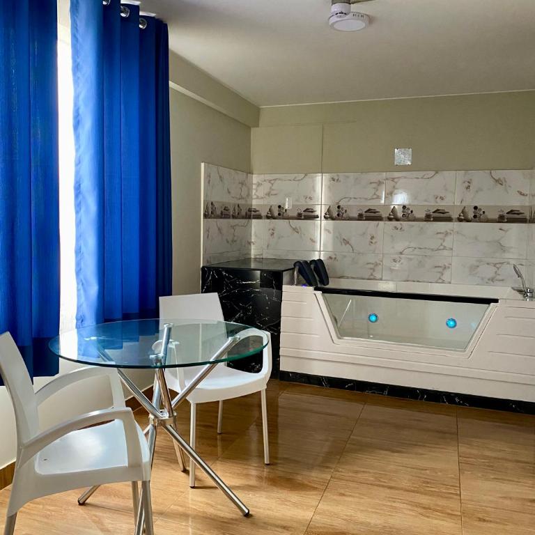Hotel Naciones Unidas - Suite - 5