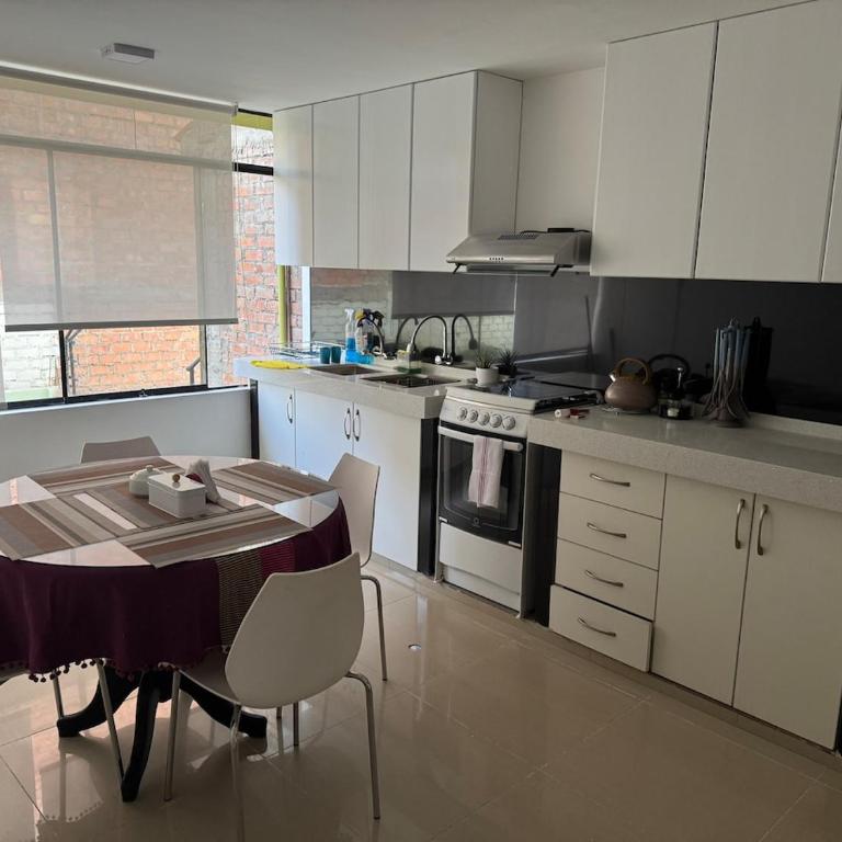 Amplio Departamento en Arequipa - Three-Bedroom Apartment - 5